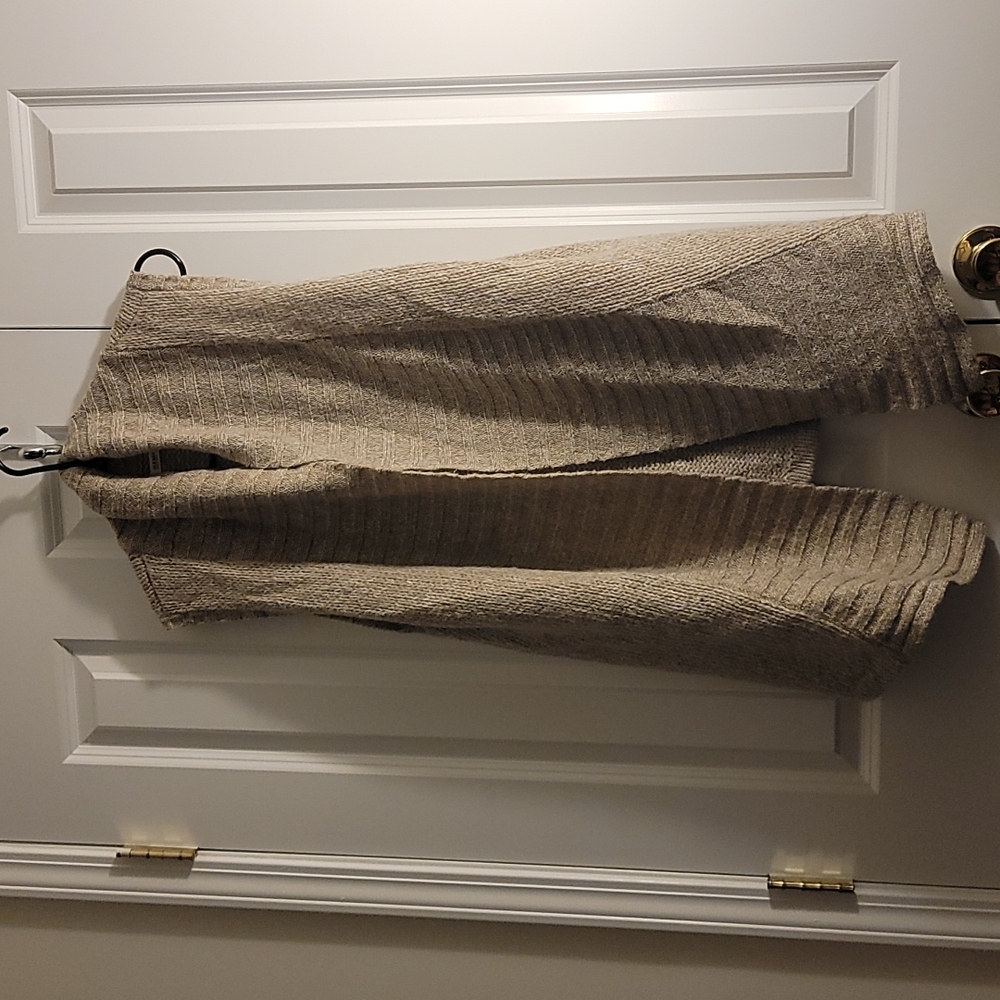 Old navy sweater cardigan shawl vest